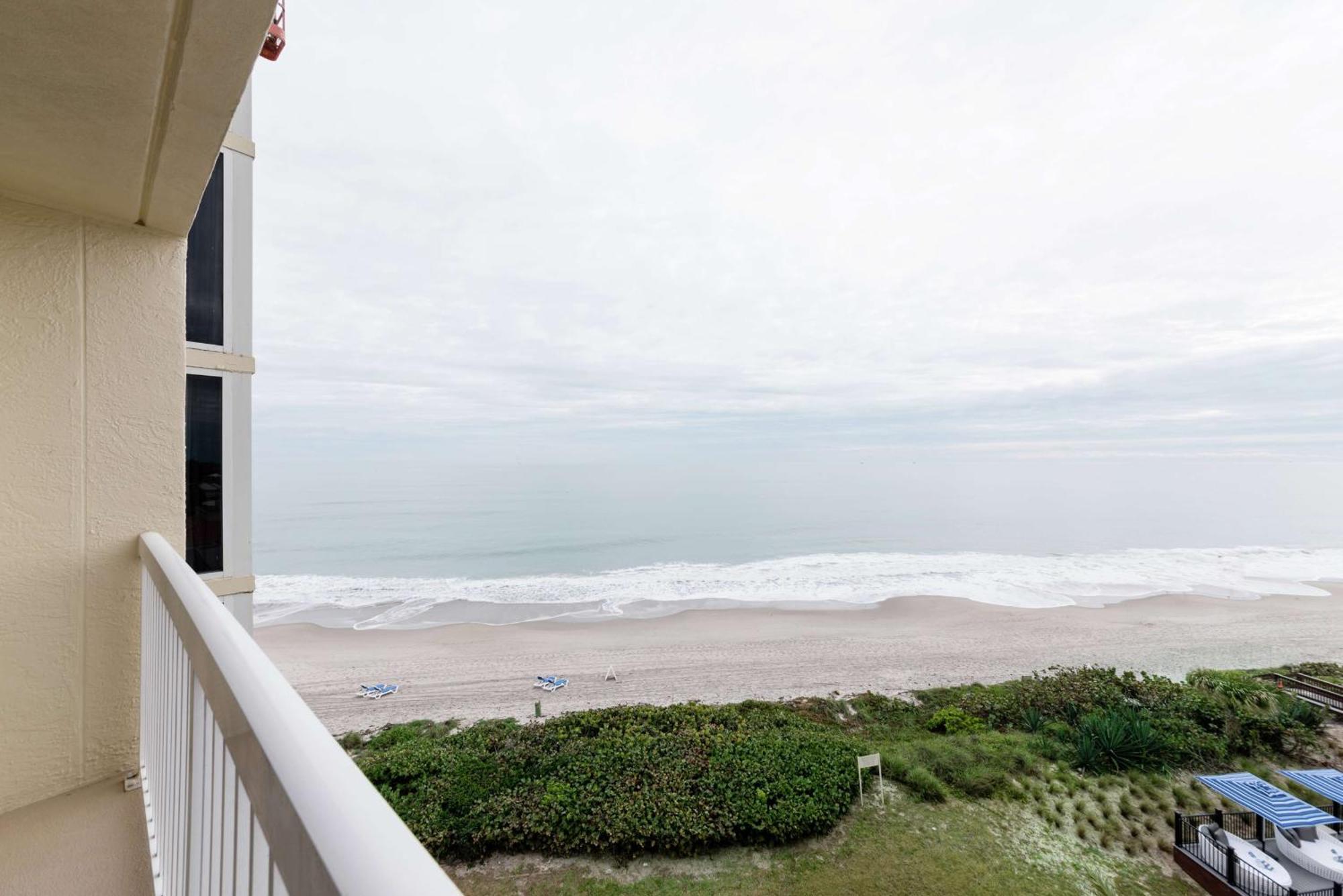 Hilton Melbourne Beach Oceanfront Exterior photo